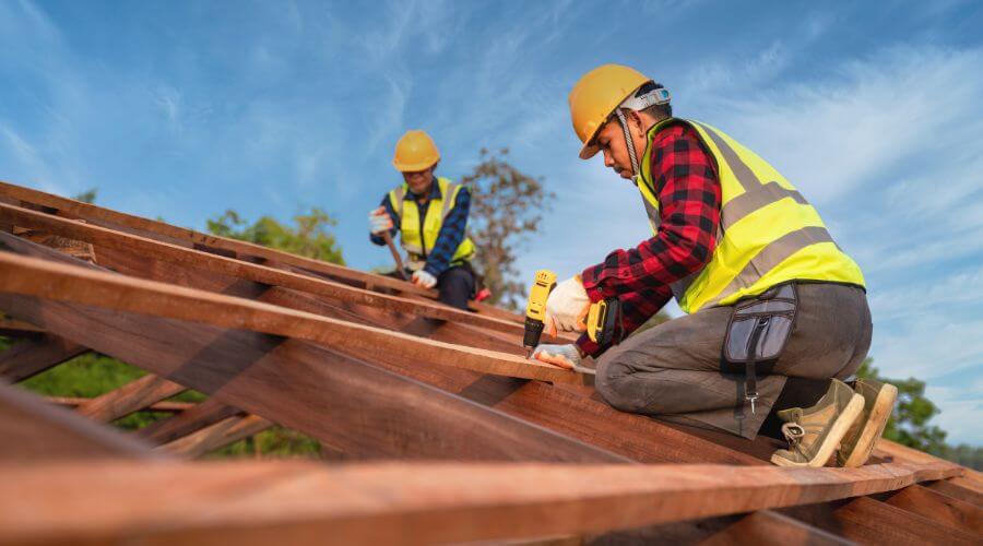 Professional gutter cleaning in Eakly, OK
